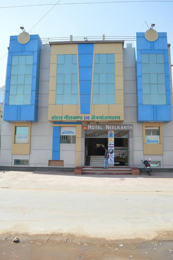 Hotel Neelkanth Rāmdevra エクステリア 写真